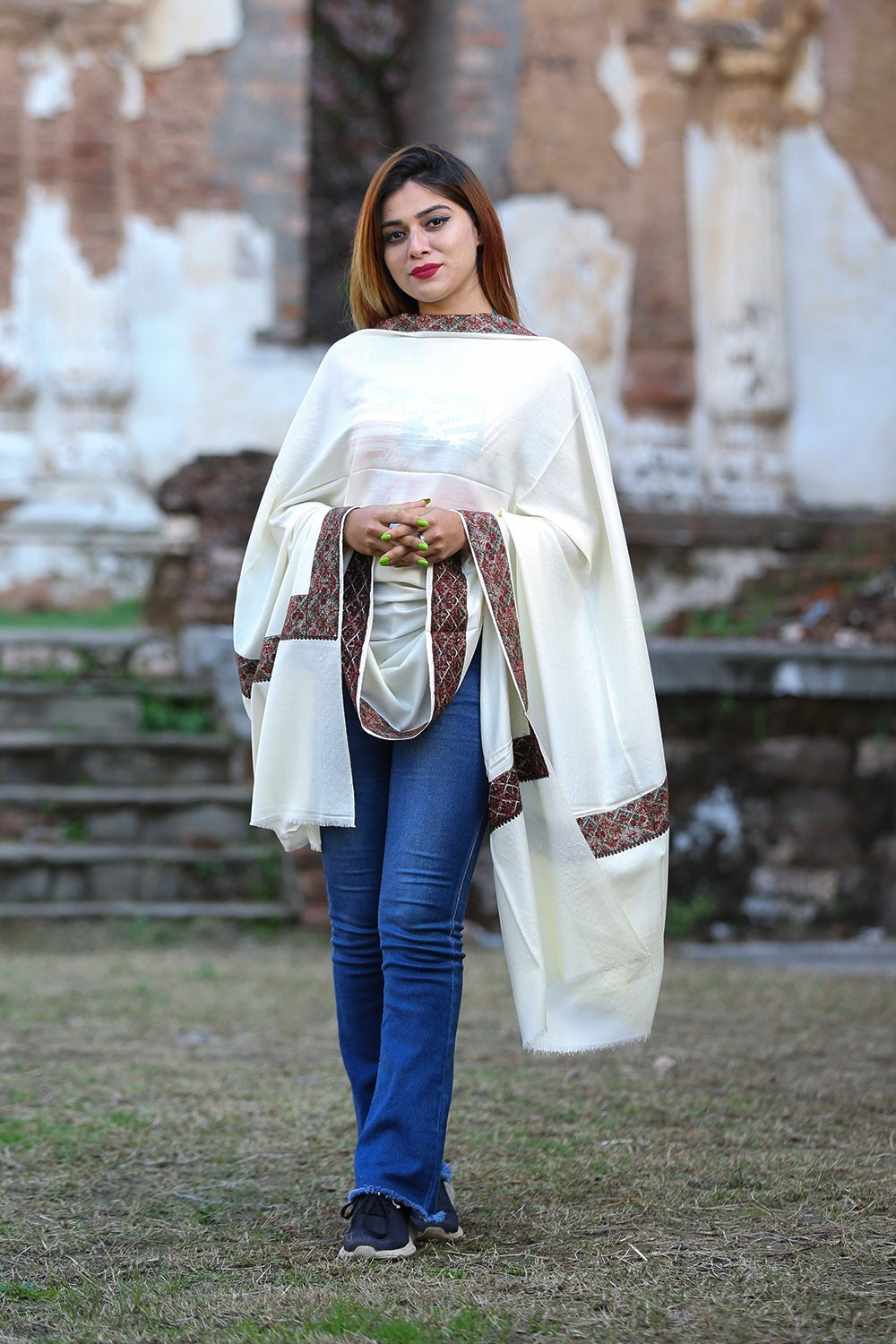 White best sale poncho shawl