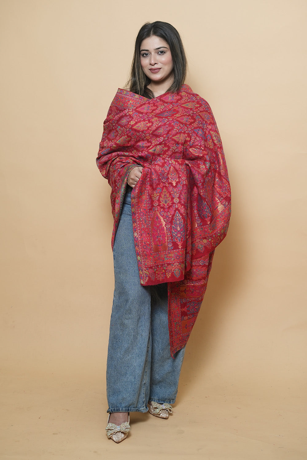 Maroon Colour This Dense Kani chinar Shawl Along With Jaal