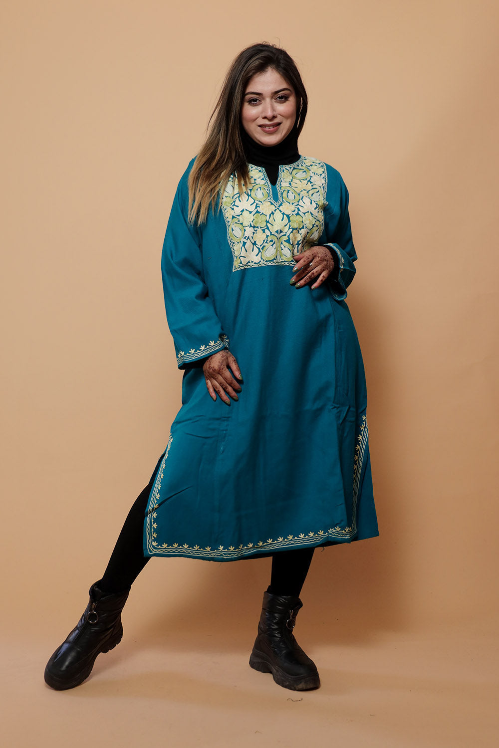 Kashmiri dress for female best sale