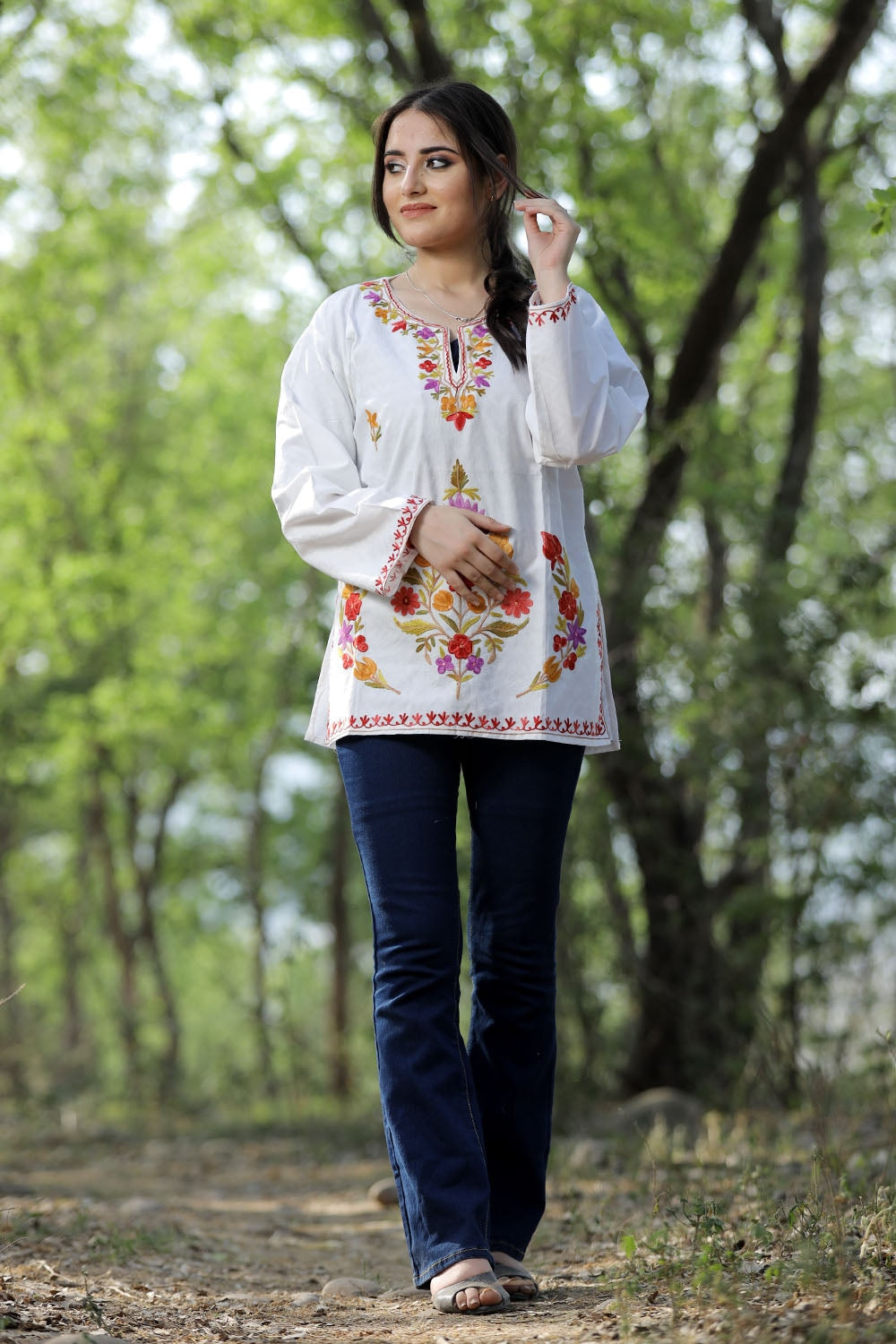 Aari hotsell work kurtis